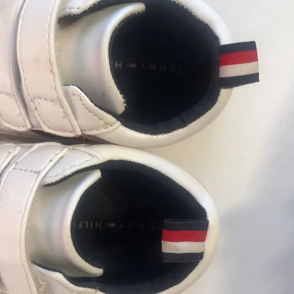 Baby Tommy Hilfiger size 4 hook & loop - Picture 3 of 5
